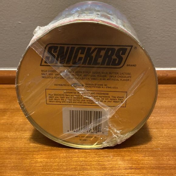 Snickers 1991 Vintage Collectible Christmas Tin Canister in original plastic - Picture 10 of 10